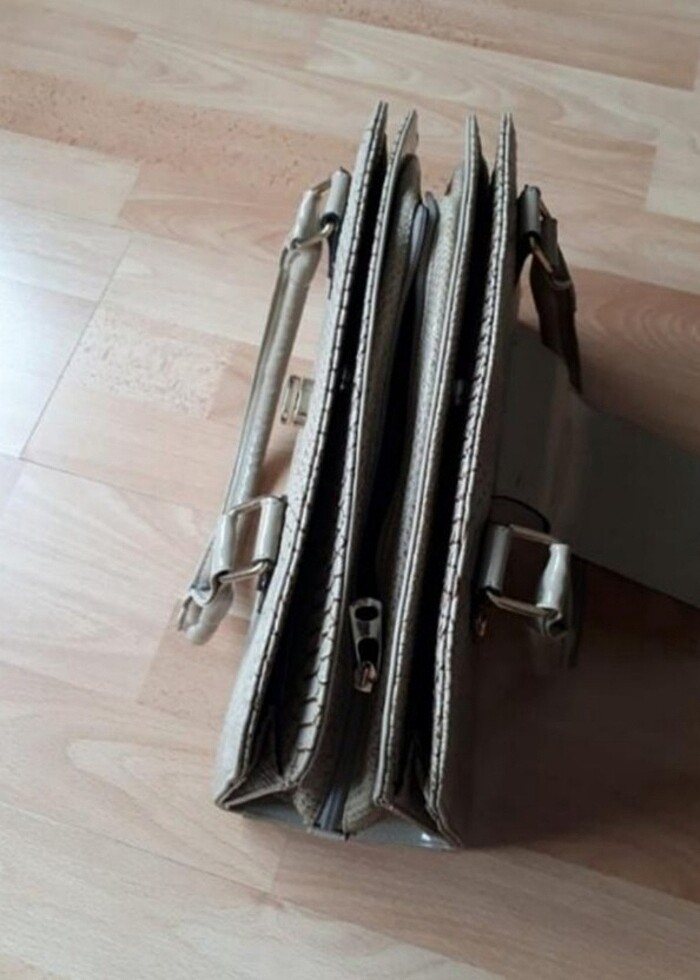 Ürün çok kaliteli yılan derisi desenli şık çanta - Görsel 5