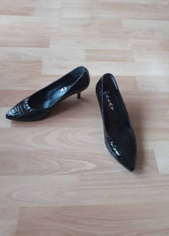 Ürün hiç kullanılmadı. Rugan çok şık ayakkabı  - Görsel 2