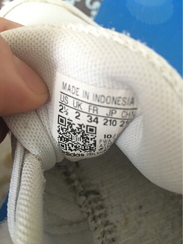 34 Beden beyaz Renk Orjinal adidas
