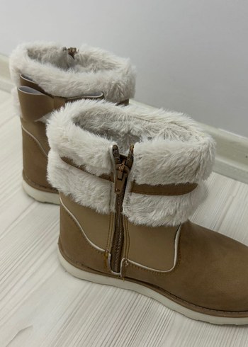 Kız Çocuk Bej Süet Kürklü Bot - Görsel 2