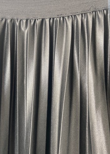 Siyah Pileli Uzun Etek - Görsel 2