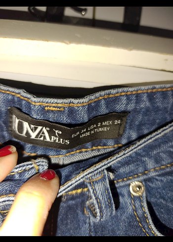 Trendyol & Milla Yırtmaçlı jean