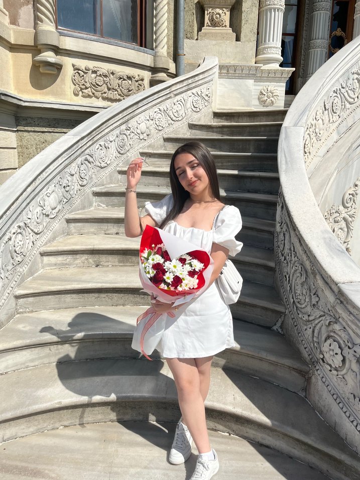 Beyaz Drapeli Mini Elbise Sırt Detaylı - Görsel 2