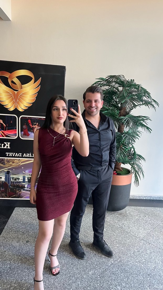 Bordo Asimetrik Yaka Parlak Mini Elbise - Görsel 2