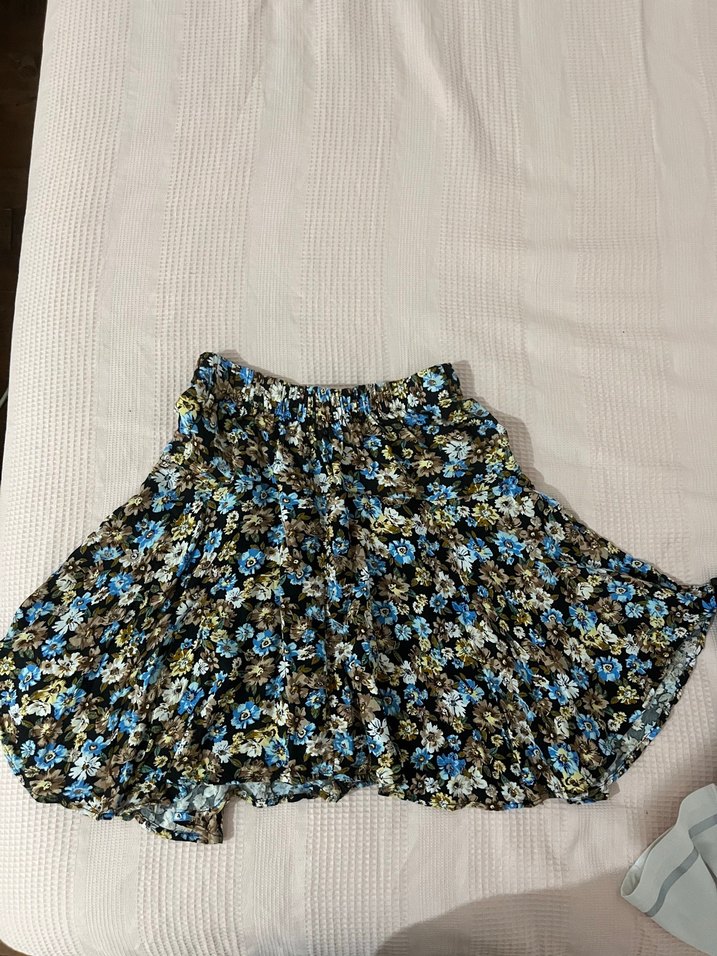 Çiçek Desenli Volanlı Mini Şortlu Etek - Görsel 2