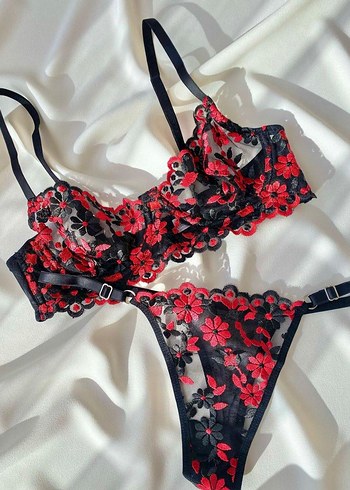 Nakışlı Kırmızı Gotik Parisian Sütyen Takımı - Görsel 2