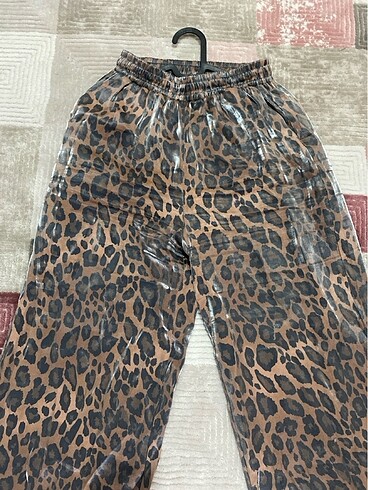 Diğer Leopar desenli yazlık pantolon