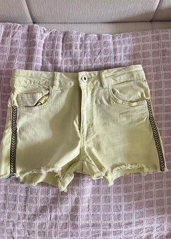 Sarı Nakışlı Mini kız Şort