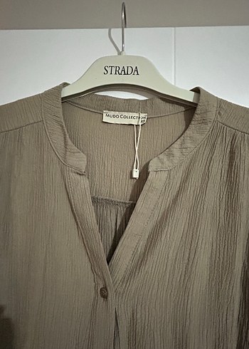 Düğmeli V Yakalı Uzun kollu - Görsel 2