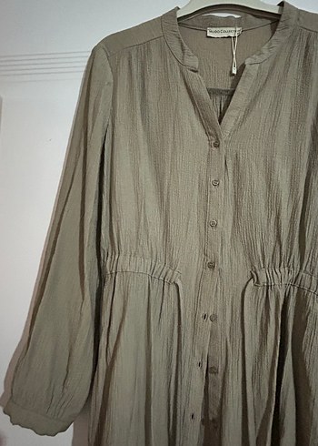 Düğmeli V Yakalı Uzun kollu - Görsel 3