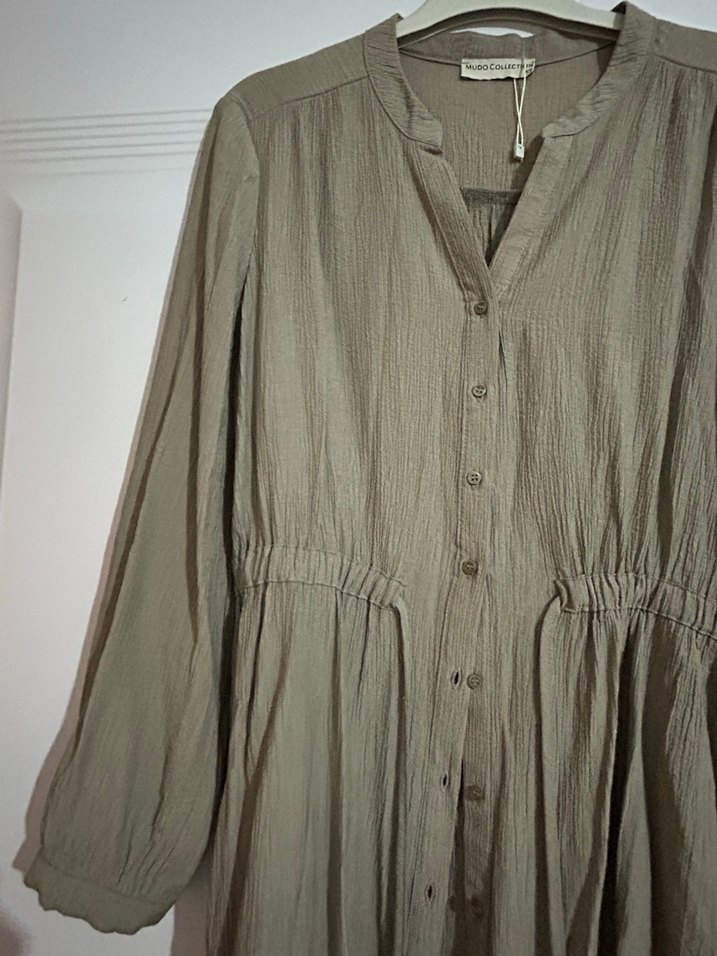 Düğmeli V Yakalı Uzun kollu - Görsel 3