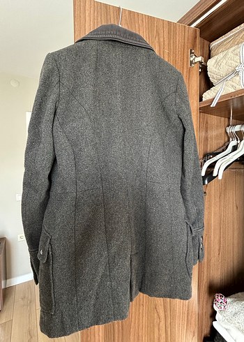 Düğmeli Gri Kaban - Görsel 2