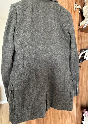 Düğmeli Gri Kaban - Görsel 3