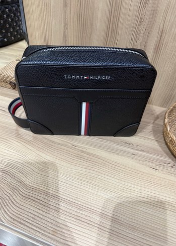 Tommy Hilfiger Siyah Erkek Omuz Çantası