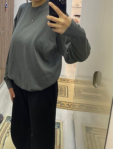 l Beden gri Renk Ürün yeni alınmış yaz kış giyebileceğiniz tarzda bir üründür