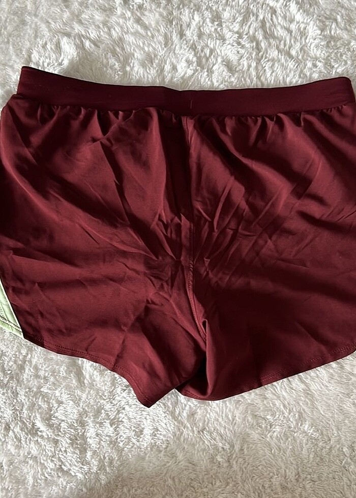 Under armour koşu şortu - Görsel 4