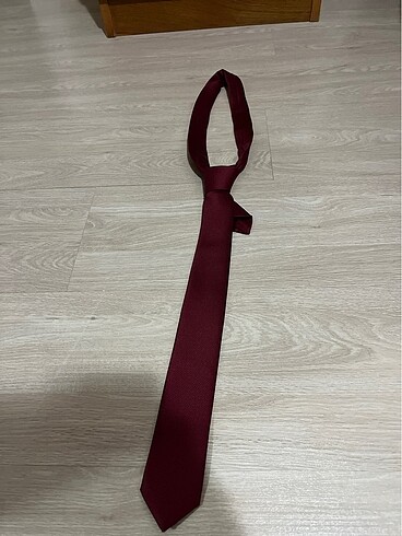 Kravat kırmızı