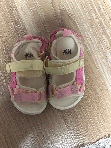 H&M Kız bebek sandalet 18-19