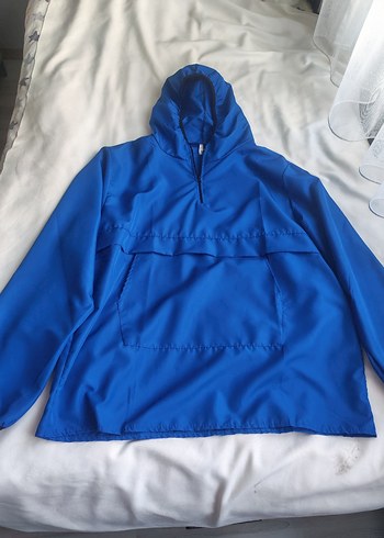 Mavi Kapüşonlu Yağmurluk - Görsel 2