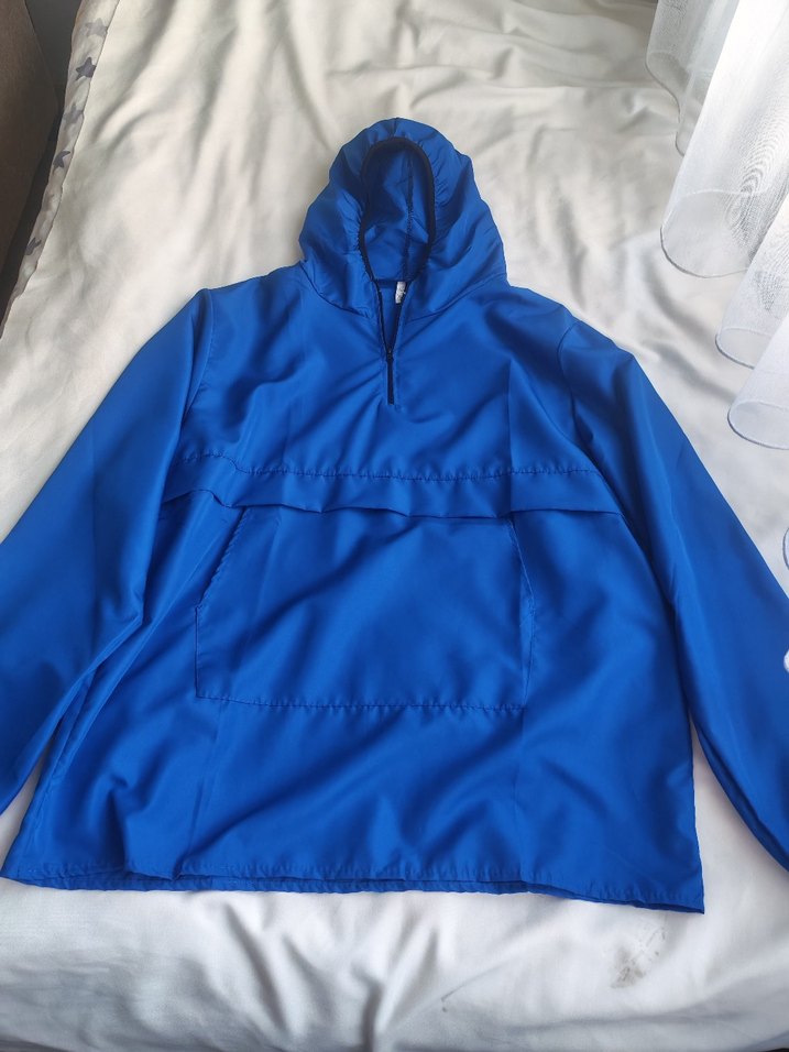 Mavi Kapüşonlu Yağmurluk - Görsel 5