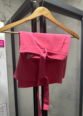 Diğer Parlak Pembe Kemerli Yüksek Bel Mini Şort