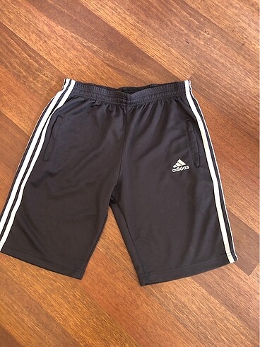Adidas şort