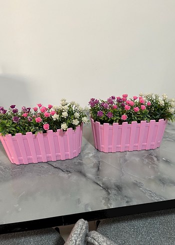 Diğer Pembe Çitli Yapay Çiçek Dekoru tekli saksı fiyatıdır ikisi 600
