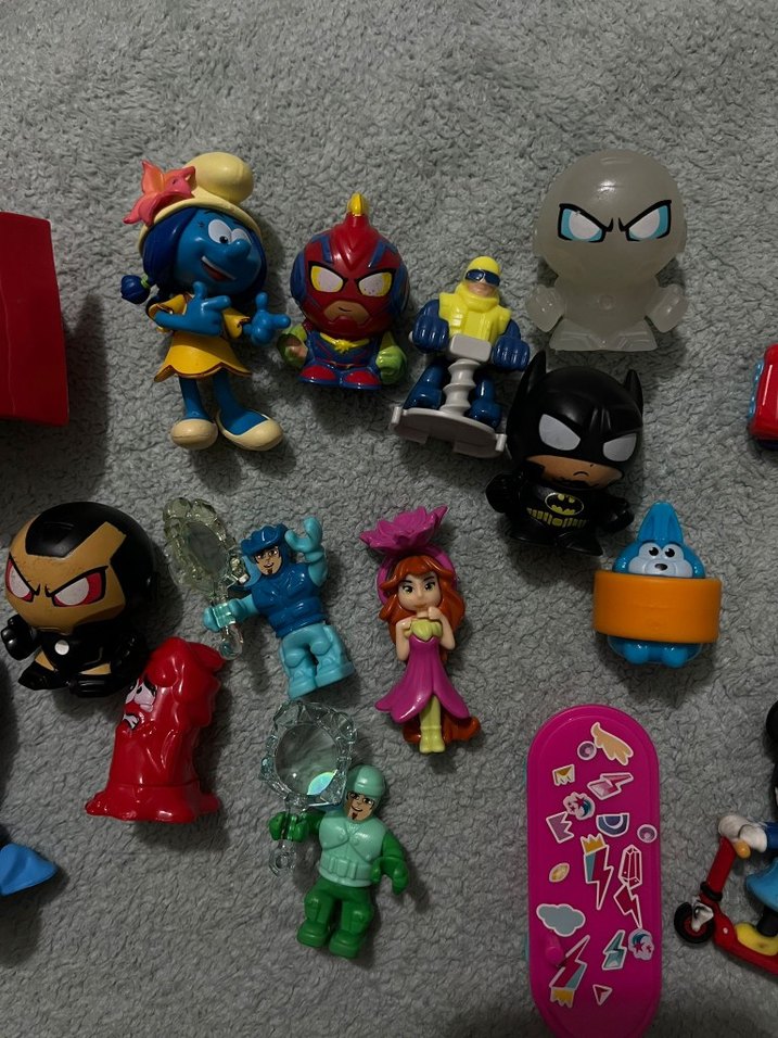 Renkli Karışık Aksiyon Figürleri Seti - Görsel 3