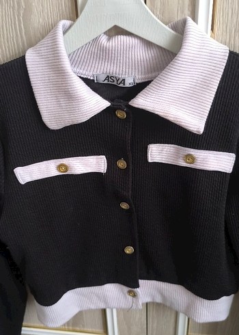 Düğmeli Siyah Kız Hırka - Görsel 2