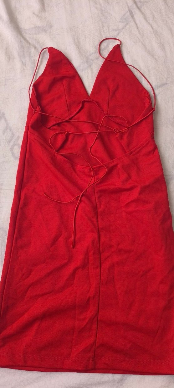 Kırmızı arkası bağcıklı kısa elbise - Görsel 2