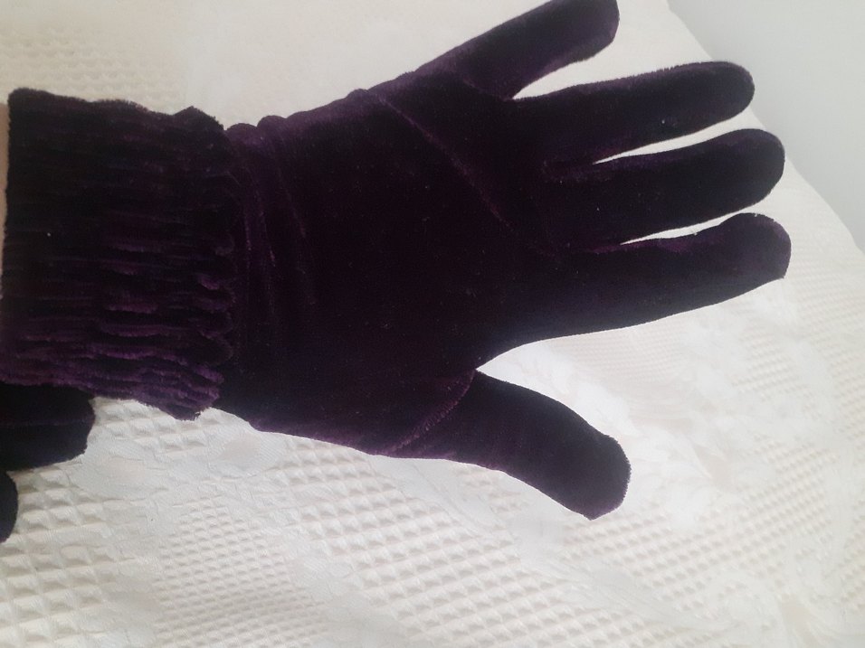 Koyu Mor Pileli Kadife Kadın Eldiveni - Görsel 3