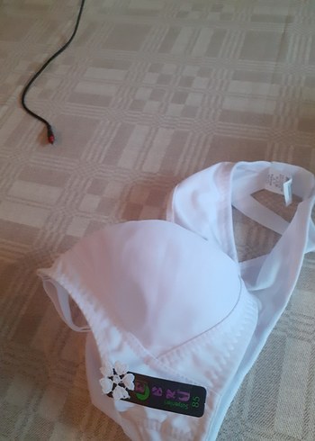 Toparlayıcı Beyaz Sütyen Desensiz - Görsel 3