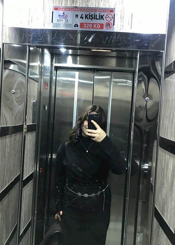 Bluz ve kalem etek 


Ikılı takım - Görsel 2