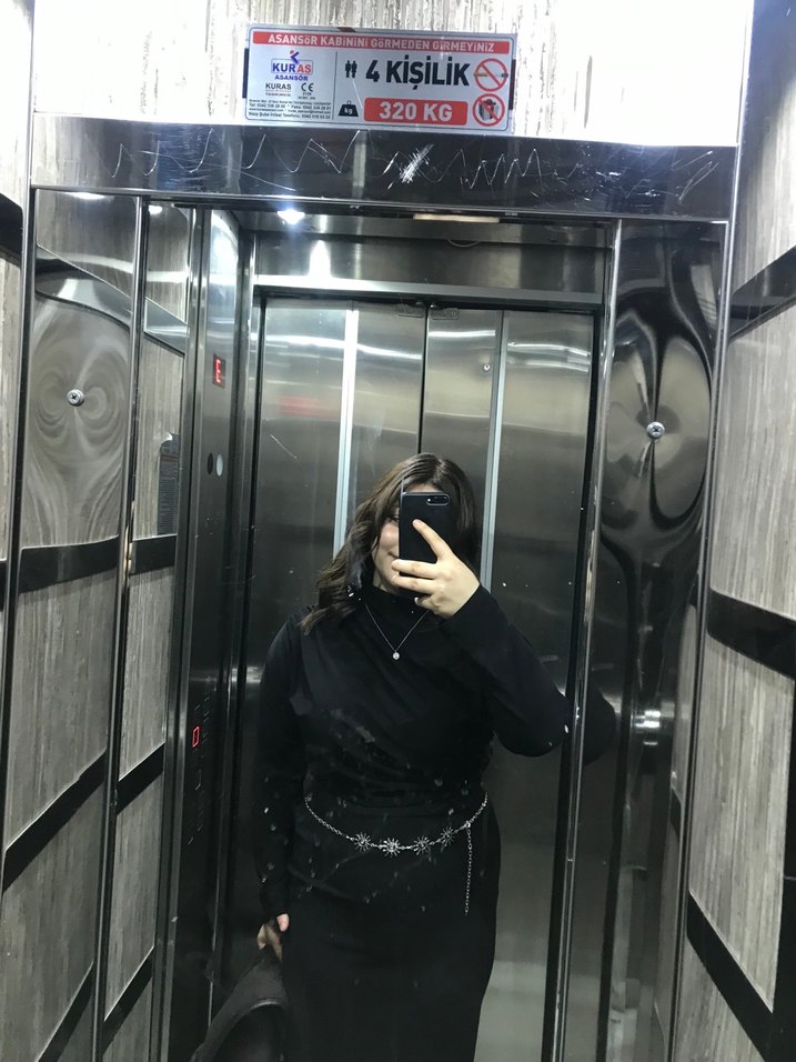 Bluz ve kalem etek 


Ikılı takım - Görsel 2