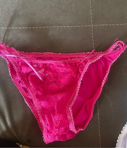 Pembe dantelli