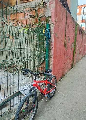 BTWİN KUCuk çocuk bisikleti