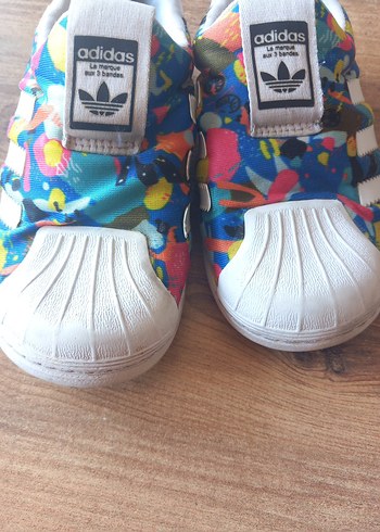 Adidas Çok Renkli Kız çocuğu ayakkabısi