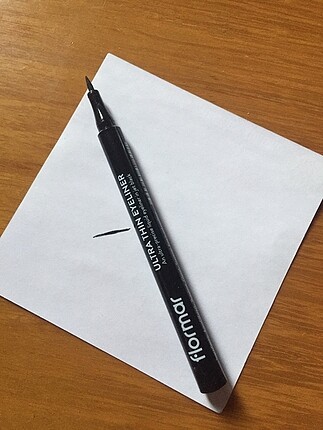 Flormar İnce uçlu eyeliner