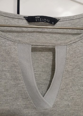 LC Waikiki Gri V Yaka Kısa Kollu Kadın Tişört