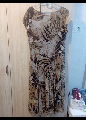 Diğer Kahverengi Batik Desenli V Yakalı Uzun Elbise