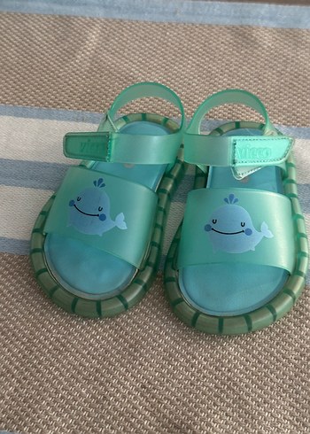 Vicco 23 numara ışıklı sandalet - Görsel 4