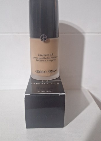Giorgio Armani Luminous Silk Fondoten 30ml - Görsel 2