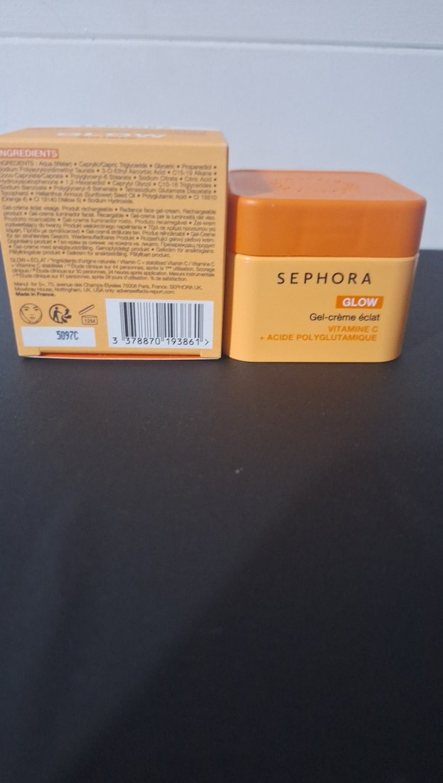 GLOW -C vitamini poliglutamik asit içeren ışıltı verici jel krem - Görsel 4