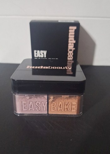 Huda Beauty Easy Bake Loose Powder Duo - Sabitleyici Toz Pudra - Görsel 2