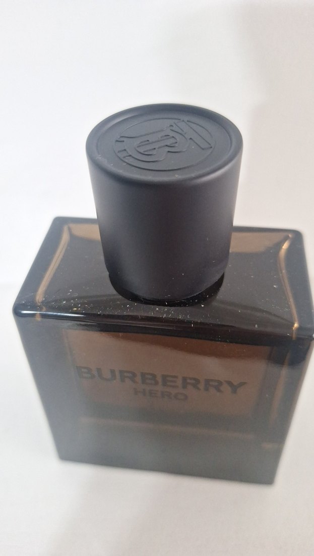Burberry Hero Erkek Parfümü 100ml parfum intense - Görsel 3