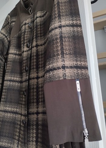 Uzun Kahverengi Düğmeli Kadın Pardesü Kap - Görsel 5