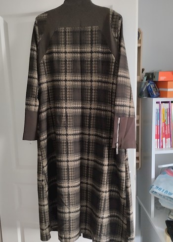 Uzun Kahverengi Düğmeli Kadın Pardesü Kap - Görsel 2