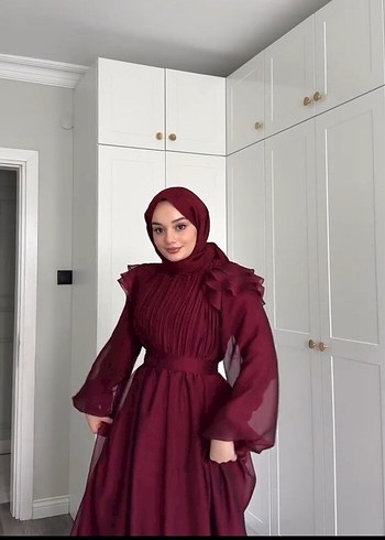 Bordo Uzun Kollu Drapeli Tesettür Abiye