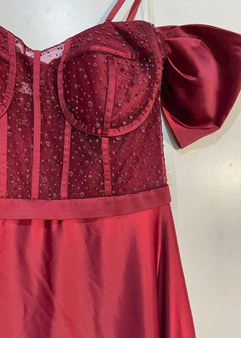 Bordo Straplez İşlemeli Uzun Abiye Elbise