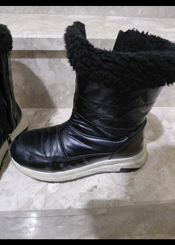 Kız Çocuk Siyah Kürklü kar  Botu 34 numara - Görsel 2